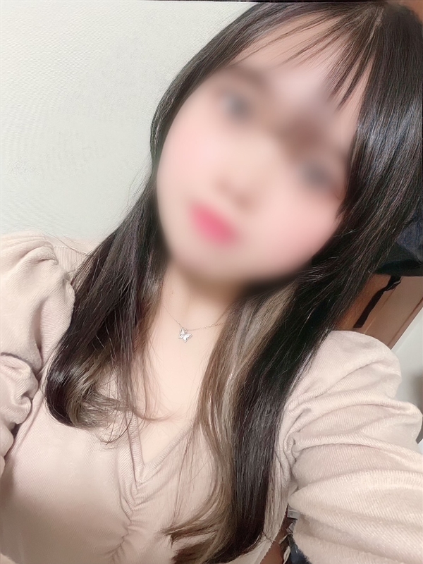 みこと(18歳、B:75、W:.58、H:76)
