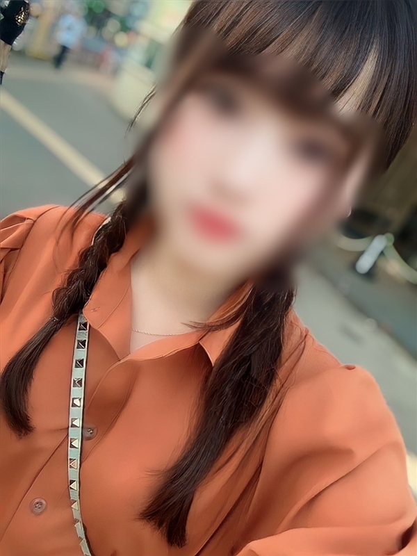 ゆゆ(25歳、B:86、W:.58、H:83)