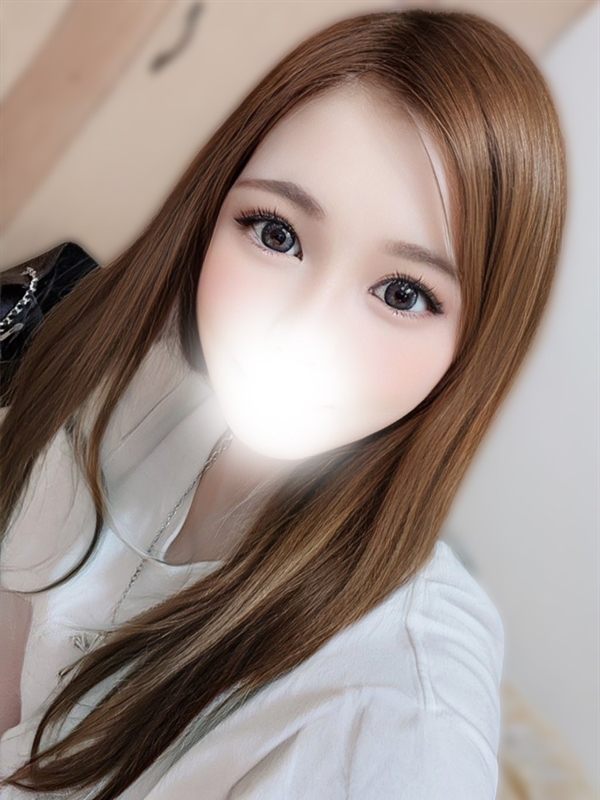 おうか(26歳、B:80、W:.56、H:83)
