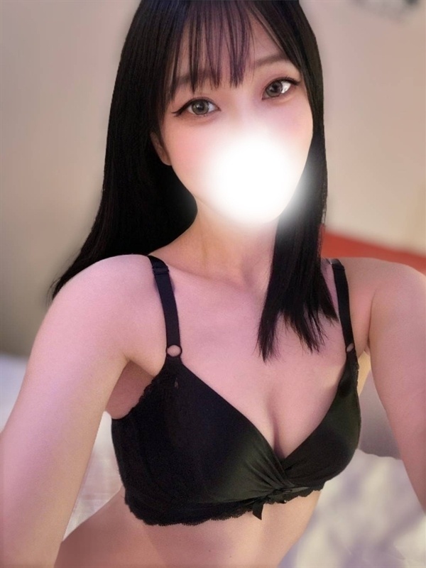 かおり(22歳、B:84、W:.57、H:85)
